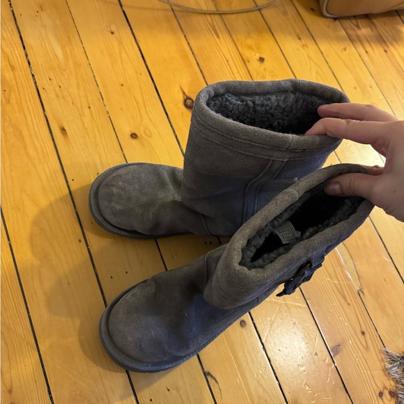 UGG boots, Grey - Picture 4 of 6